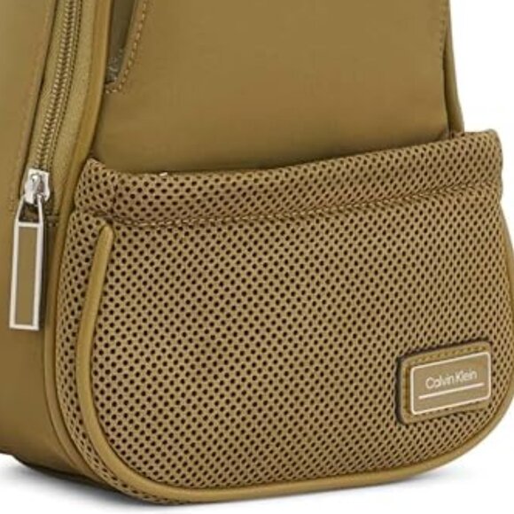 Calvin Klein Jessie Small  Backpack Slingback Crossbody Olive Green  New w/ Tags - Picture 4 of 5